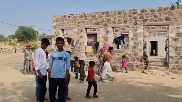 परिवार के लोगों में तीन दिन से दहशत परिवार के लोगों में तीन दिन से दहशत