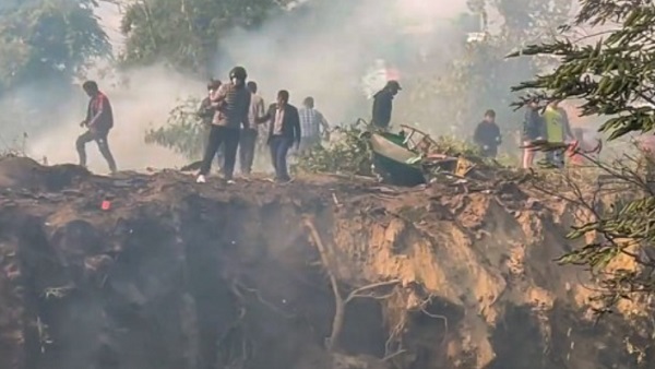  फ्लाइट पूरी तरह से जलकर राख