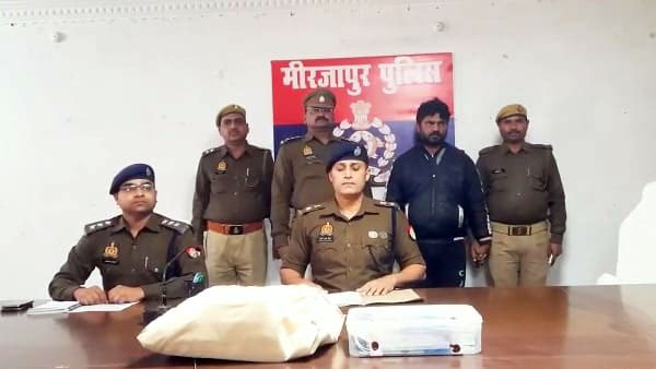 इस तरह उसपर मैनेजर को हुआ शक