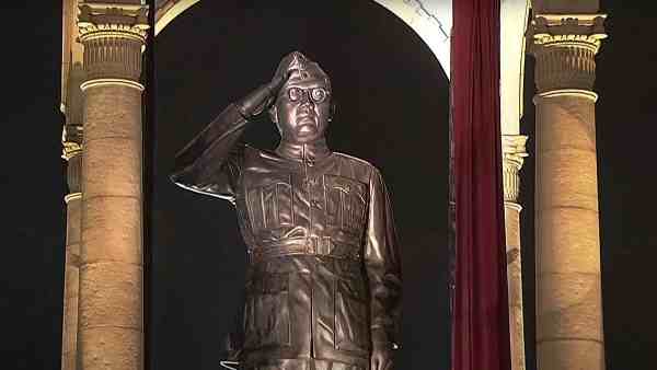 फ्लाइट क्रैश में जख्मी हुए नेताजी सुभाष