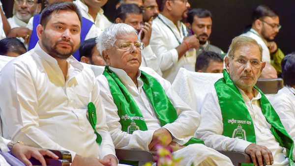 शरद यादव राजद में शामिल हुए