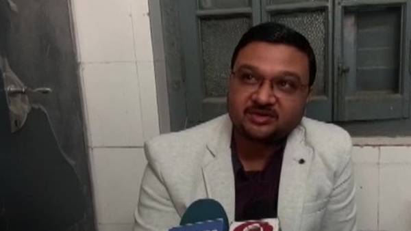 'सिर में चोट लगने की वजह से महिला की हालत नाज़ुक'