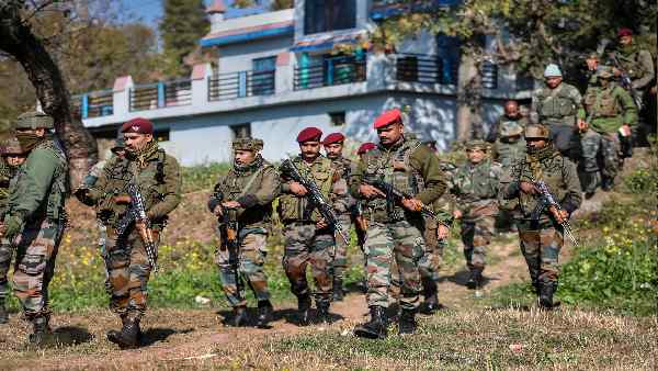 बालकृष्ण ने फायर किया तो भाग गए आतंकवादी