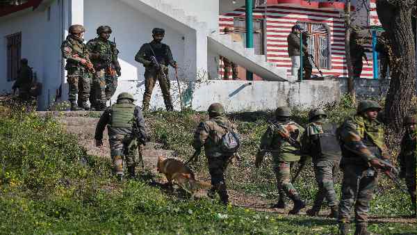 जीवन में दूसरी बार राइफल उठाई और बचाई कई लोगों की जान