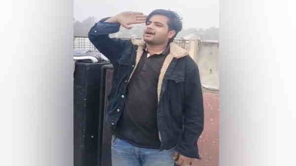 राष्ट्रगान का मजाक उड़ाना पड़ा भारी