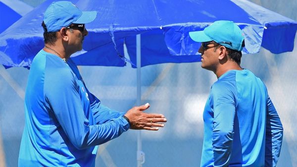 शास्त्री ने लगाई थी धोनी को डांट शास्त्री ने लगाई थी धोनी को डांट