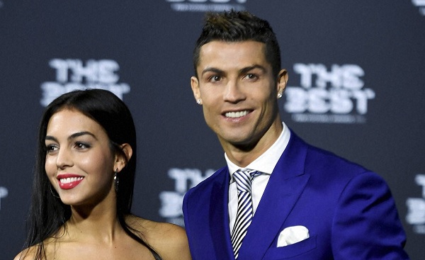 सऊदी अरब के कानून को तोड़ने के लिए पूरी तरह तैयार सऊदी अरब के कानून को तोड़ने के लिए पूरी तरह तैयार