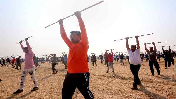 'संघ के स्वयं सेवक कभी प्रेशर ग्रुप का कार्य नहीं करते'