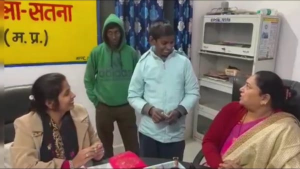 परिजनों के आंख में निकले खुशी के आंसू