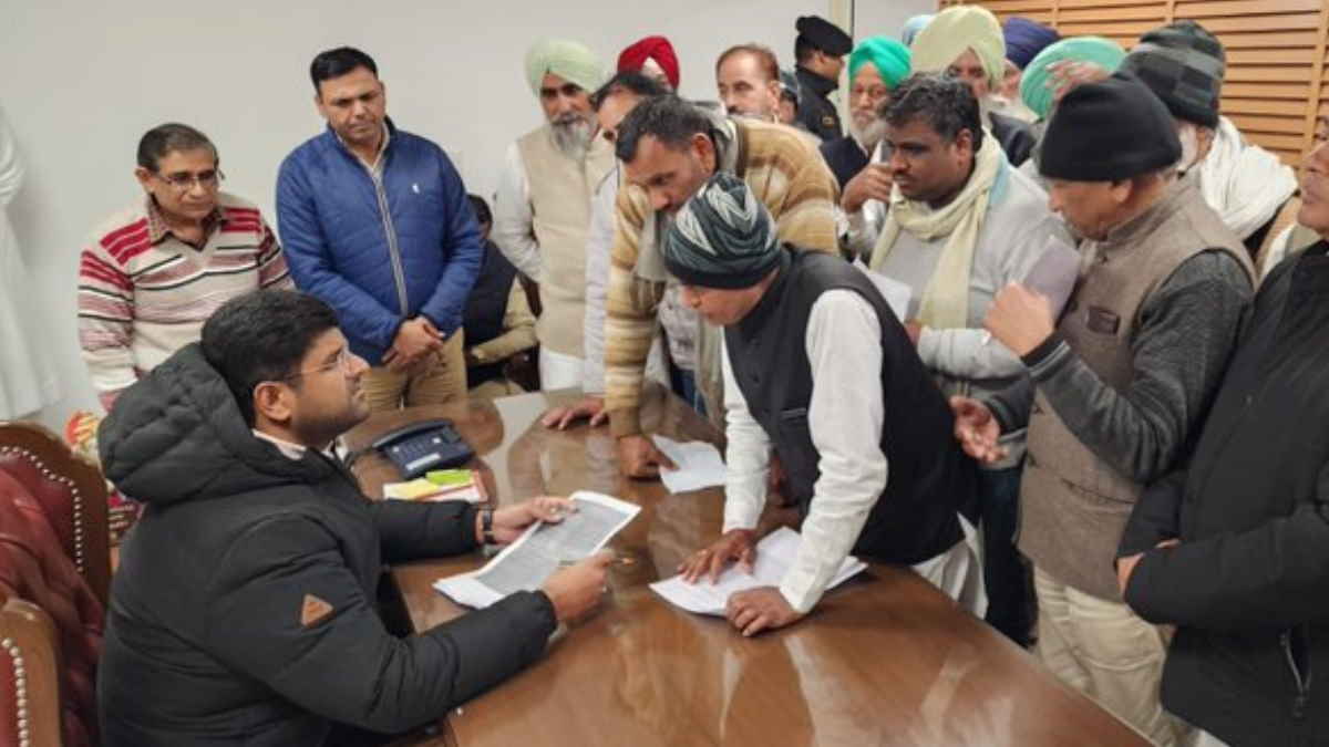 Government is considering giving the benefits of the old pension scheme to the employees in the new pension scheme itself: Dushyant Chautala Government is considering giving the benefits of the old pension scheme to the employees in the new pension scheme itself: Dushyant Chautala