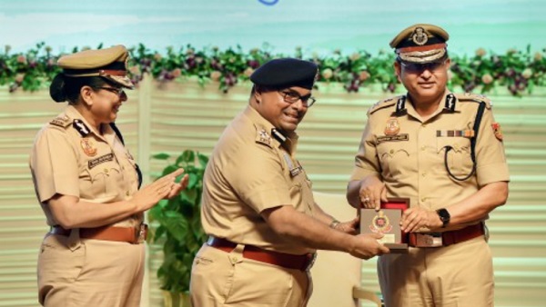 शालिनी के पति भी हैं IPS 