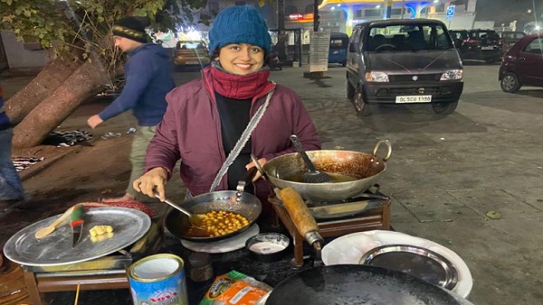 आखिर क्यों बेच रही हैं चाय? 