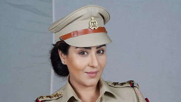 महिला पुलिस बनकर करेंगी कॉमेडी