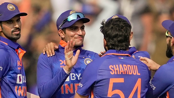 शुभमन गिल को मिनी रोहित शर्मा बताया शुभमन गिल को मिनी रोहित शर्मा बताया