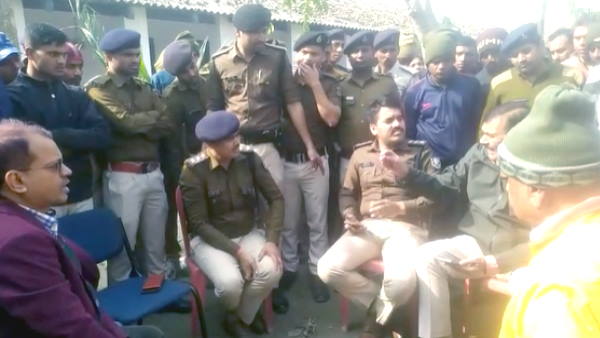 Bihar Muzaffarpur 23 year old police constable deepak drowned in river during raid 