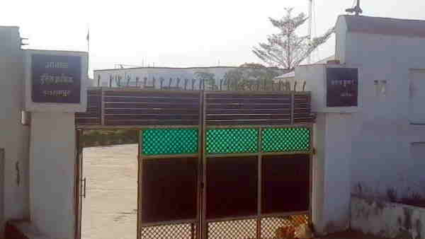 Balrampur Constable posted at SP residence shot himself with official weapon UP Police