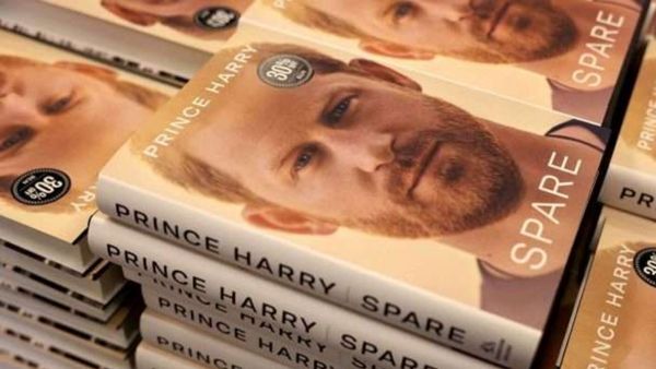 10 जनवरी को रिलीज हुई थी प्रिंस हैरी की किताब 10 जनवरी को रिलीज हुई थी प्रिंस हैरी की किताब
