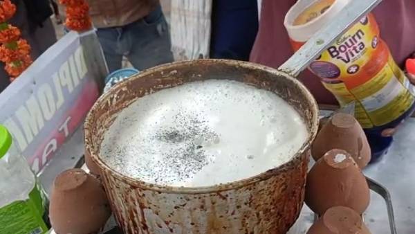 अपने दोस्त की मदद से खोला Tea Stall अपने दोस्त की मदद से खोला Tea Stall