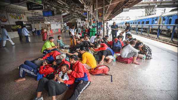 टिकट बुकिंग के लिए इसकी आवश्यकता क्यों पड़ी ?