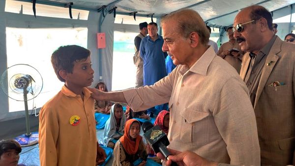 बाढ़ के नाम पर यूरोप से खैरात