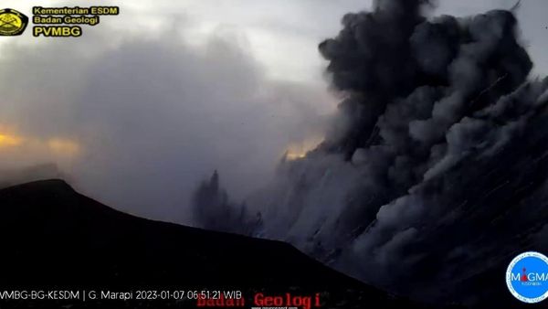 Indonesia volcano erupts Indonesia volcano erupts