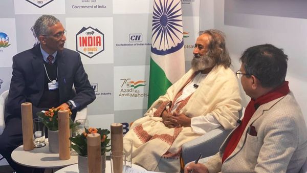 बाजपेयी और मनमोहन को हिना ने किया याद