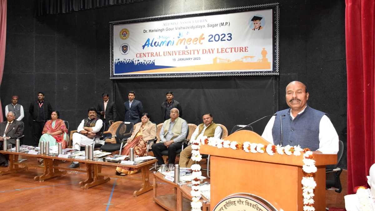 पुराने मित्रों से मिलकर खिल उठे मंत्रियों के चेहरे 