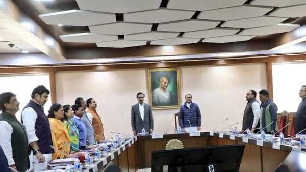 181 सीएम हेल्पलाइन की सीटें बढ़ाने का निर्णय लिया 181 सीएम हेल्पलाइन की सीटें बढ़ाने का निर्णय लिया
