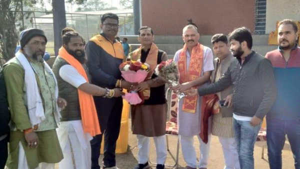 धोती-कुर्ता पहनने पर गर्व