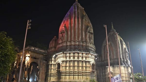 लगातार निखर रहा इंदौर