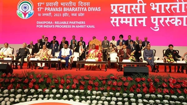 राज्यपाल और सीएम ने की अगवानी 