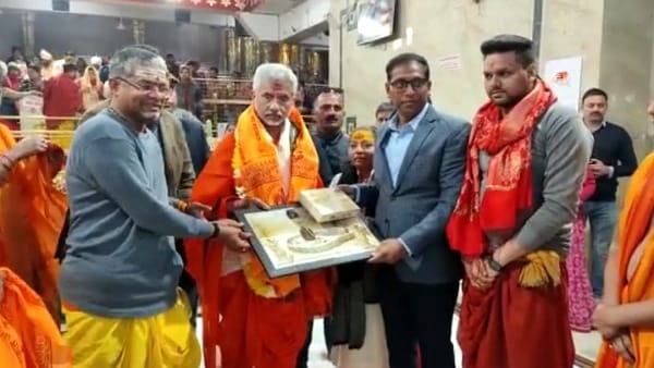 लगातार जारी है दर्शन का सिलसिला