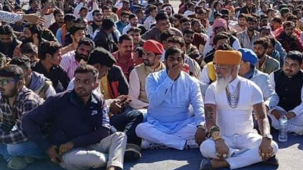 4 दिनों तक चला आंदोलन 4 दिनों तक चला आंदोलन