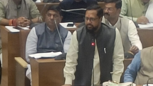 निर्दलीय पार्षद घाडगे ने वार्डों के विकास कार्य में अनदेखी का मुद्दा उठाया निर्दलीय पार्षद घाडगे ने वार्डों के विकास कार्य में अनदेखी का मुद्दा उठाया