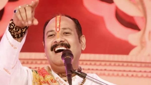 कथावाचक प्रदीप मिश्रा ने दिया खास संदेश