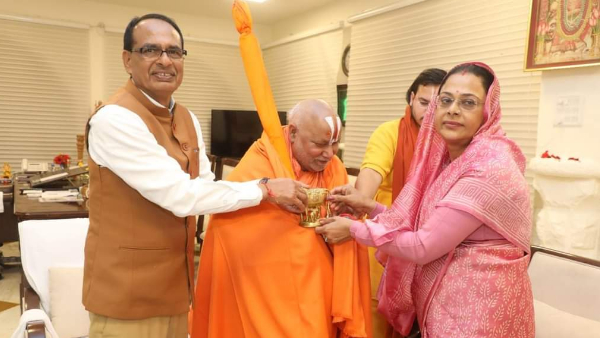 1360 कथा कर चुके है रामभद्राचार्य