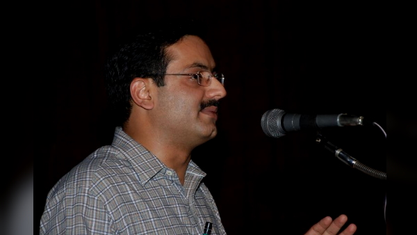 कौन हैं विकास दिव्‍यकीर्ति?