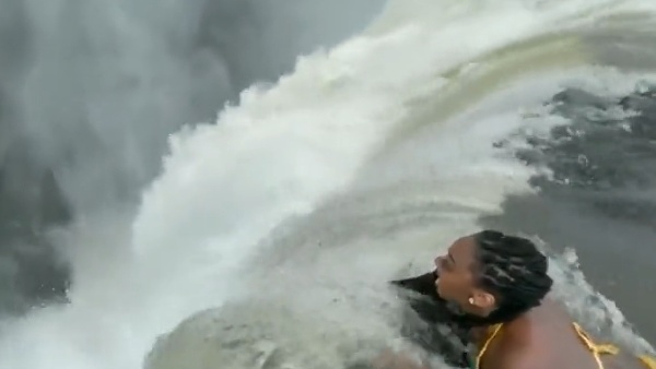 करीब दो करोड़ व्यूज