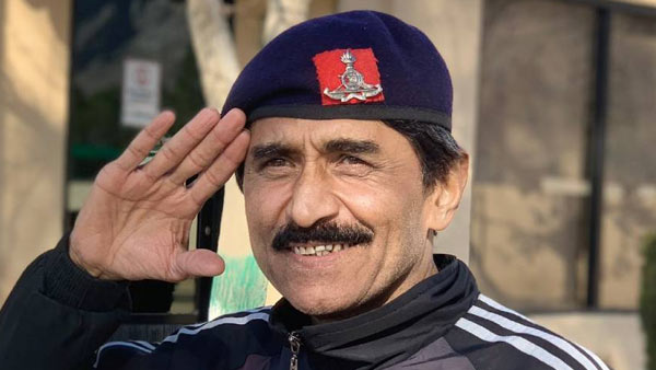 टीम की बगावत के बाद मियांदाद ने दिया था इस्तीफा