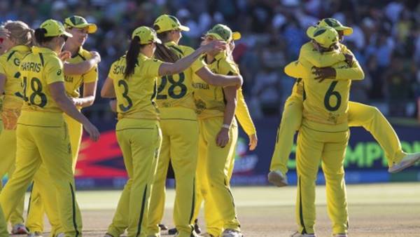 ऑस्ट्रेलिया पर हुई पैसों की बारिश