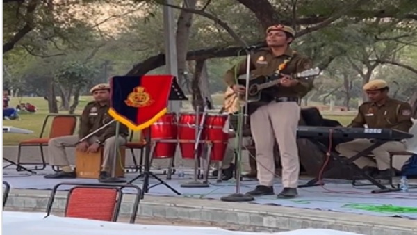 इंस्टाग्राम पर शेयर किया वीडियो इंस्टाग्राम पर शेयर किया वीडियो