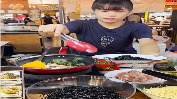 स्पेगेटी मार्वल 'वेनम' से मिलता जुलता स्पेगेटी मार्वल 'वेनम' से मिलता जुलता