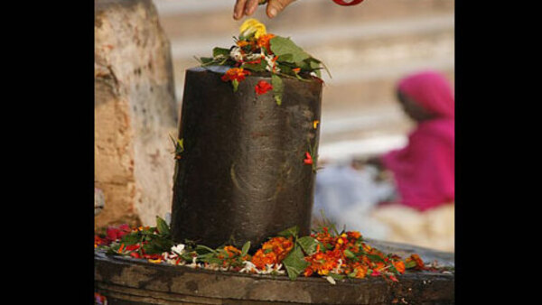 क्यों होती है शिवलिंग की पूजा? क्यों होती है शिवलिंग की पूजा?