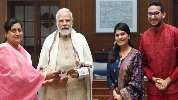 रितेश को सड़कों पर सिमकार्ड बेचने पड़े थे रितेश को सड़कों पर सिमकार्ड बेचने पड़े थे