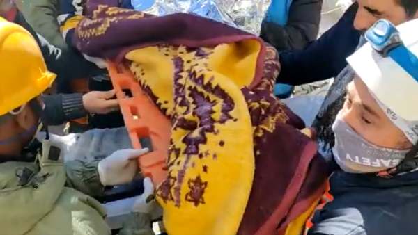 NDRF के अलावा डॉग स्क्वॉड और विशेषज्ञ भी रवाना