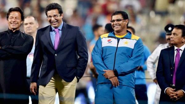 कराची किंग्स के गेंदबाजी कोच हैं अकरम कराची किंग्स के गेंदबाजी कोच हैं अकरम