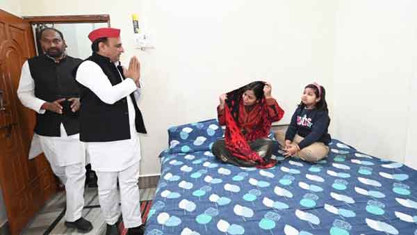 व्यापारी आत्महत्या मामले में किए सवाल 