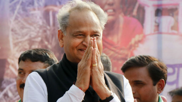 सियासत के जादूगर कहे जाते हैं CM गहलोत