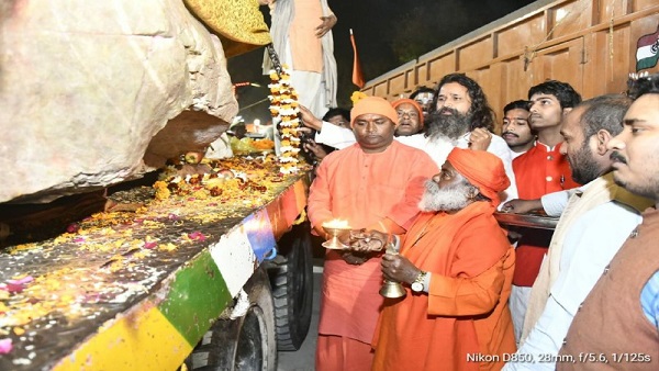 गोरखनाथ मंदिर में हुई पूजा