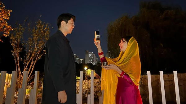 घरवालों के खिलाफ जाकर नेहा ने जोंगसू से कर ली शादी घरवालों के खिलाफ जाकर नेहा ने जोंगसू से कर ली शादी